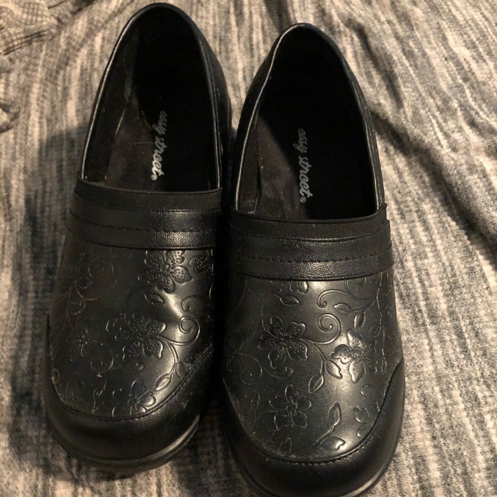 Easy Street Shoes